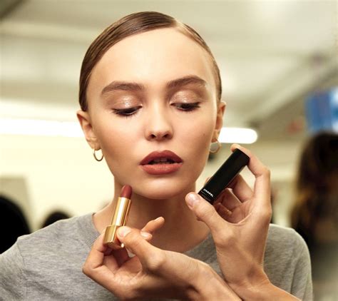 lily rose depp lipstick.